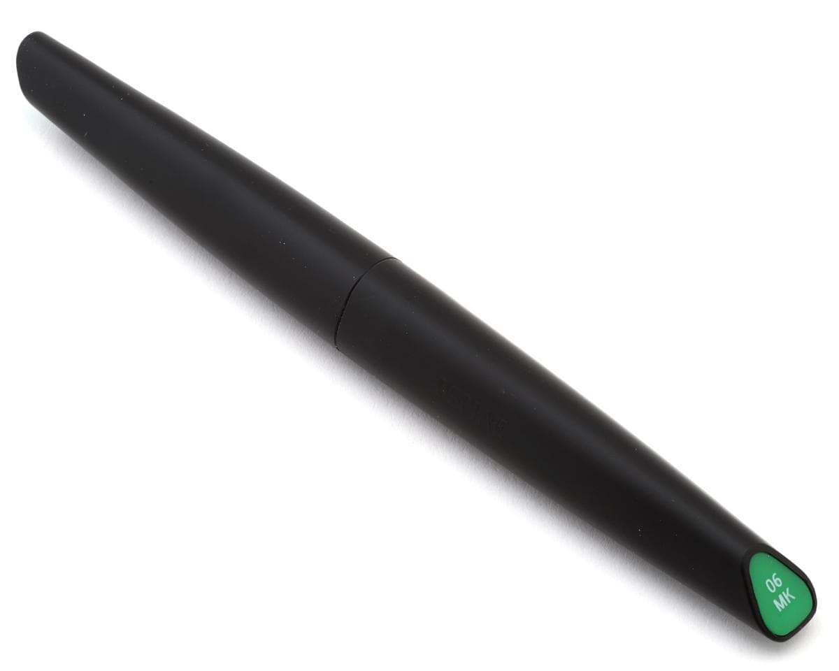 Dspiae Soft Tip Water Based Acrylic Paint Marker (Mecha Green)